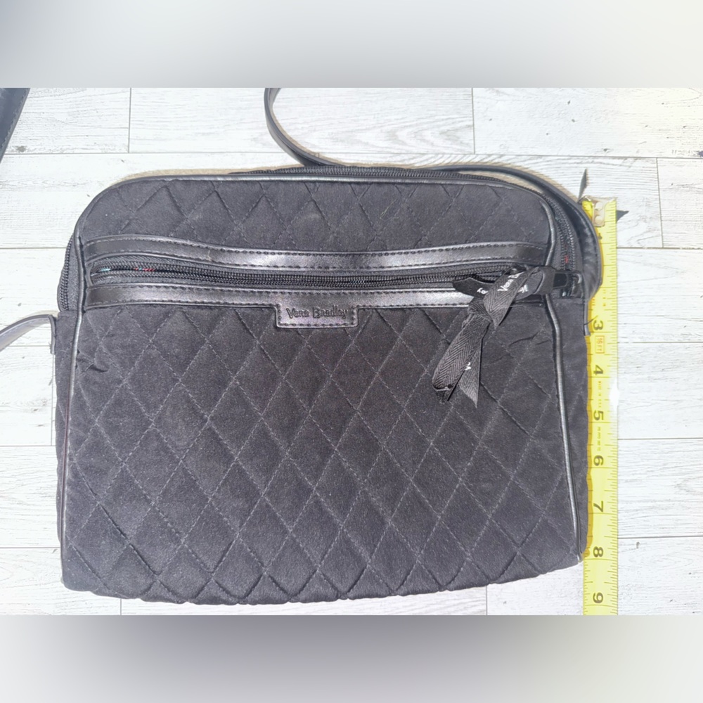 Vera Bradley Crossbody Bag Black Quilted Fabric Adjustable leather Strap - Picture 9 of 9